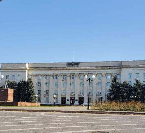 درباره این مقاله بیشتر بخوانید ⭕️اشغالگران روس ،پرچم روسیه را از ساختمان شهرداری خرسون برداشتند