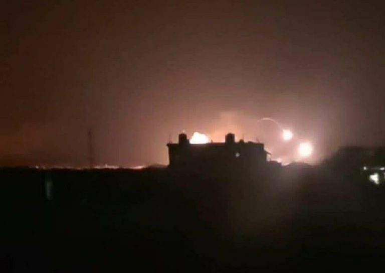 درباره این مقاله بیشتر بخوانید ⭕️رسانه های اسرائیلی از انفجارهای شدید ناشی از هدف قرار گرفتن مقر نیروهای ایرانی در فرودگاه الشعیرات خبر دادند.