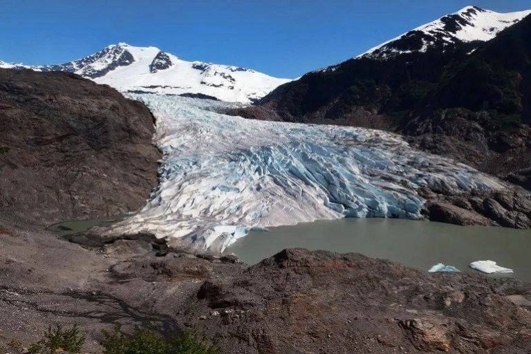 درباره این مقاله بیشتر بخوانید پیش بینی: هشتاد درصد از یخچال های طبیعی تا 2100 آب میشوند