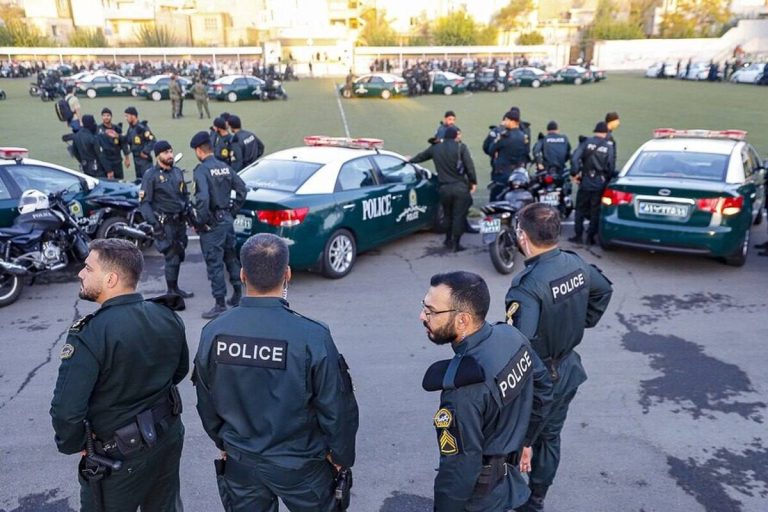 درباره این مقاله بیشتر بخوانید 📢 روزنامه جوان: نباید «باتوم» را به بهانه «تبیین» کنار گذاشت/ «باتوم» برای برقراری امنیت راهگشاست