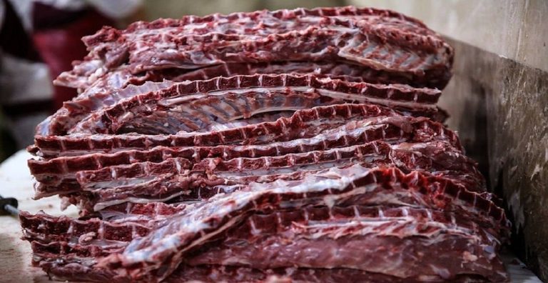 درباره این مقاله بیشتر بخوانید سهم هر تهرانی: یک تکه گوشت خورشتی