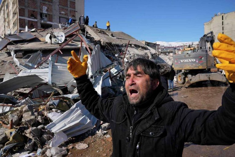 درباره این مقاله بیشتر بخوانید 🗣 خبرنگار الجزیره ۵ روز پس از زلزله ترکیه و سوریه: