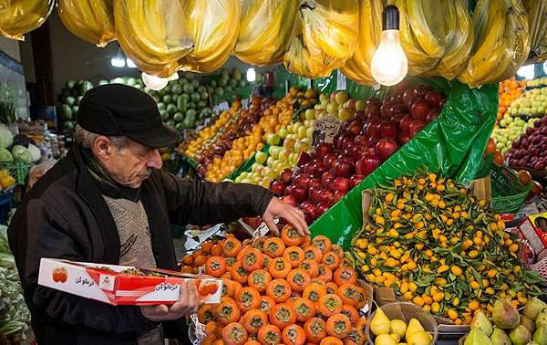 درباره این مقاله بیشتر بخوانید کاهش خرید میوه در ایام نوروز/ مردم دیگر سبدی خرید نمی‌کنند