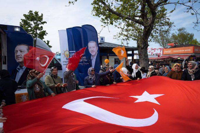 درباره این مقاله بیشتر بخوانید 📢 اردوغان خطاب به رای دهندگان: می دانم مرا فدای پیاز و سیب زمینی نمی‌کنید!