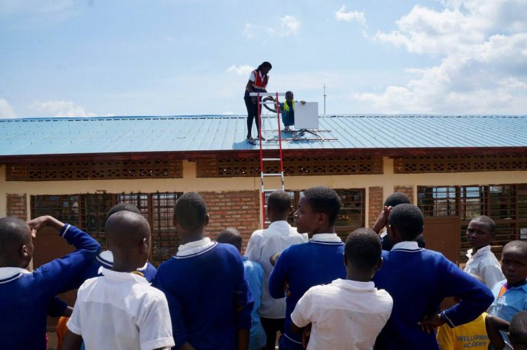 درباره این مقاله بیشتر بخوانید 🔻 کشور آفریقایی “روآندا” مدارس خود را به اینترنت ماهواره ای مجهز می کند؛ این پروژه با 50 مدرسه آغاز شده است