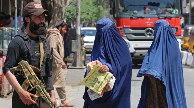 درباره این مقاله بیشتر بخوانید 📢 ادعای رهبر طالبان: زنان افغانستان از ظلم و ستم نجات یافته‌اند!