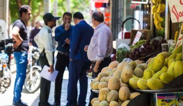 درباره این مقاله بیشتر بخوانید عوامل شهرداری «رشوه» می‌گیرند تا سد معبر جمع‌آوری نشود