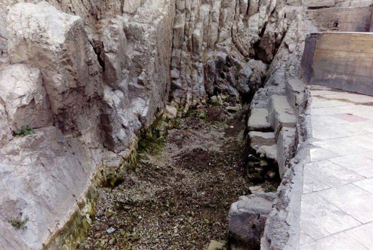 درباره این مقاله بیشتر بخوانید 🔵 این چشمه ۷۰۰۰ ساله در تهران کاملا خشک شد!