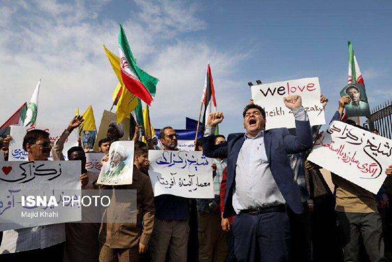 درباره این مقاله بیشتر بخوانید این عکس نخبگان عرزشی مراسم استقبال از «شیخ زکزاکی» در تهران، سوژه کاربران فضای مجازی شده است