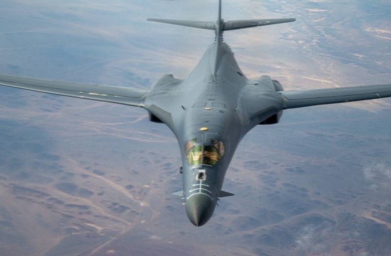 درباره این مقاله بیشتر بخوانید 🔵 بمب افکن های سنگین B-1B “لنسر” نیروی هوایی ایالات متحده امروز سومین پرواز خود را بر فراز خاورمیانه و منطقه مسئولیت فرماندهی مرکزی ایالات متحده در 8 روز گذشته انجام دادند