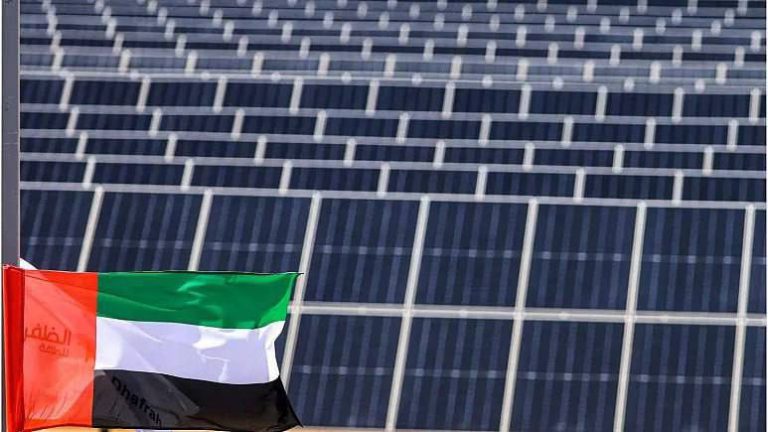 درباره این مقاله بیشتر بخوانید امارات یکی از بزرگ‌ترین نیروگاه‌های خورشیدی جهان را افتتاح کرد