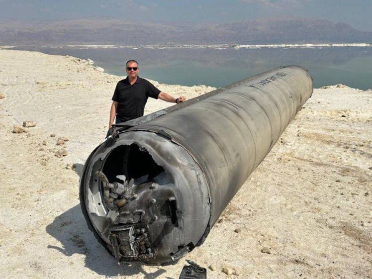درباره این مقاله بیشتر بخوانید 📢 عکس یادگاری یک شهروند اسرائیل با بدنه موشک ایرانی در کنار بحر المیت