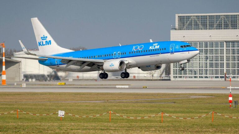 درباره این مقاله بیشتر بخوانید هواپیمایی KLM داچ ایرلاینز پروازهای خود به و از تل آویو را تا سه شنبه لغو کرد.