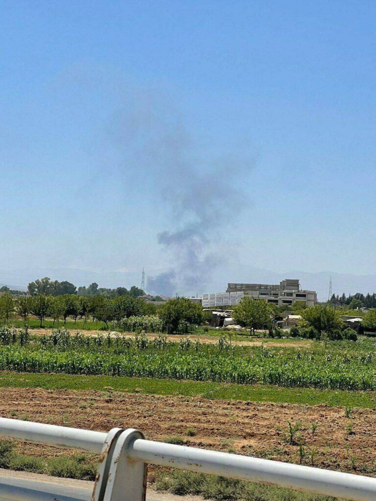 درباره این مقاله بیشتر بخوانید 📢 رادیو ارتش اسرائیل مدعی شد یک ساختمان در منطقه سیده زینب دمشق مورد حمله هوایی قرار گرفته است!