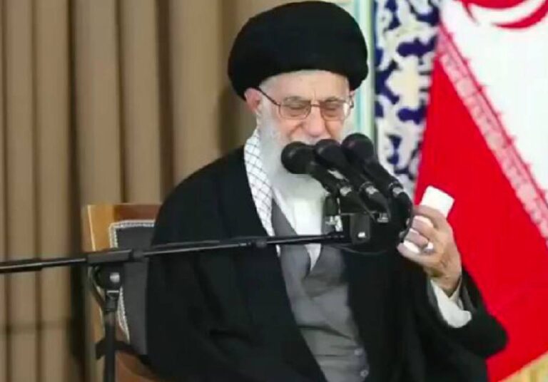 درباره این مقاله بیشتر بخوانید عاقبت اعتماد به خامنه ای