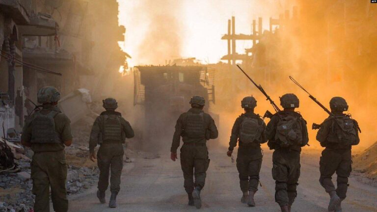 درباره این مقاله بیشتر بخوانید تشدید حملات اسرائیل به ۴٠ مرکز فرماندهی گروه تروریستی حماس در سراسر غزه