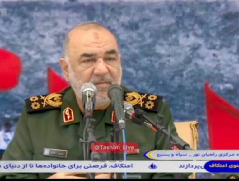 درباره این مقاله بیشتر بخوانید سلامی: مردم از ما درخواست وعده صادق ۳ می‌کنند نباید اشتهایشان کور شود!!🤣