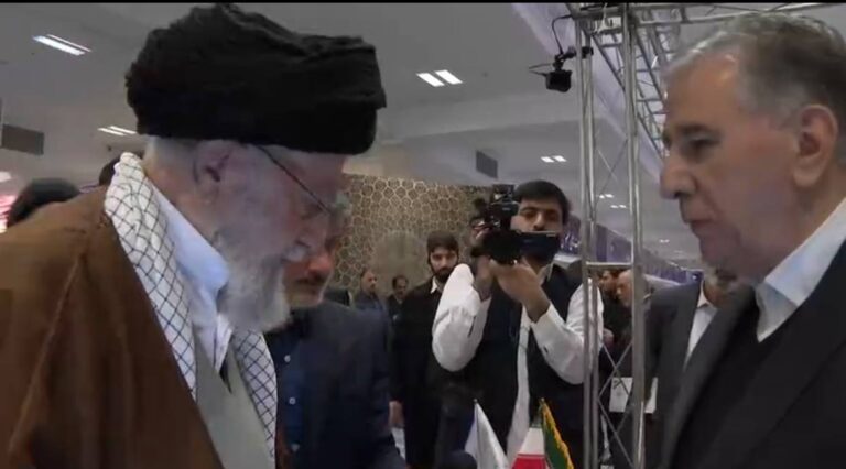 درباره این مقاله بیشتر بخوانید 🔹تاکید خامنه ای به اتاق بازرگانی: برای ورشکستگی آمریکا با کشورهای روسیه و چین بیشتر کار کنید!!