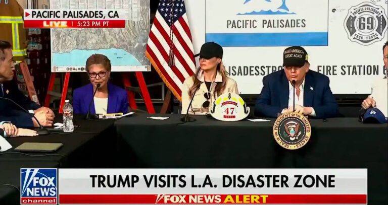 درباره این مقاله بیشتر بخوانید جلسه پرچالش ترامپ با شهردار همجنسگرا لس انجلس درباره بازسازی شهر