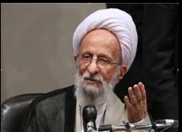 درباره این مقاله بیشتر بخوانید سخنان غلوآمیز محمدتقی مصباح یزدی درباره تشابه ثواب پیاده‌روی تا قبر خمینی با زیارت امامان شیعه و لزوم توجه قلبی به خمینی