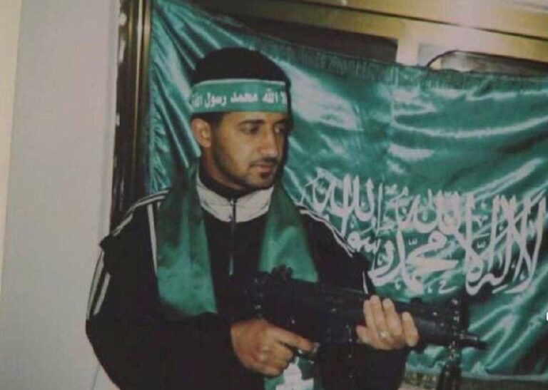 درباره این مقاله بیشتر بخوانید ابووردا که رسانه های اسرائیلی آن را ستاره حماس می نامند، امشب از زندان آزاد می شود.