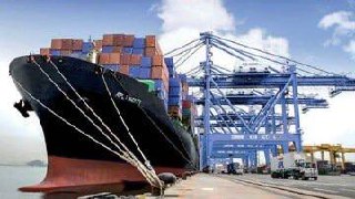 درباره این مقاله بیشتر بخوانید 🟣روزنامه شرق: اقتصاد ایران از مدار اقتصاد جهانی خارج شده است. سهم ایران از تجارت جهانی ۲٫۲ درصد بوده که الان به دوصدم درصد رسیده و این به معنای انزوای جهانی است.