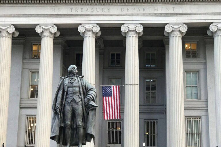 درباره این مقاله بیشتر بخوانید اولین اقدام عملی ترامپ، معمار «فشار حداکثری» علیه جمهوری اسلامی؛ تحریم شبکه بین‌المللی انتقال نفت ایران