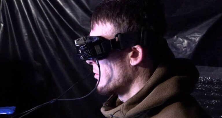 درباره این مقاله بیشتر بخوانید حمله به فرودگاه نظامی روسیه و تحویل جنگنده‌های پیشرفته به اوکراین