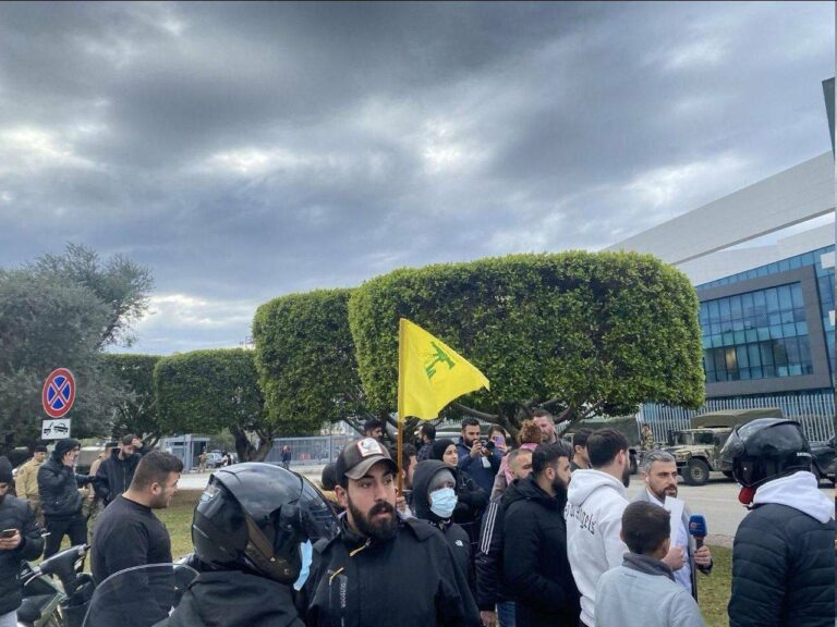 درباره این مقاله بیشتر بخوانید 🔴تجمع موتوری اعضای حزب الله لبنان علیه اظهارات مورگان اورتگاس در مقابل فرودگاه بیروت