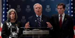 درباره این مقاله بیشتر بخوانید سناتور لیندزی گراهام درباره برنامه هسته‌ای جمهوری اسلامی: «یا مدل لیبی یا حمله به تاسیسات هسته‌ای ایران»