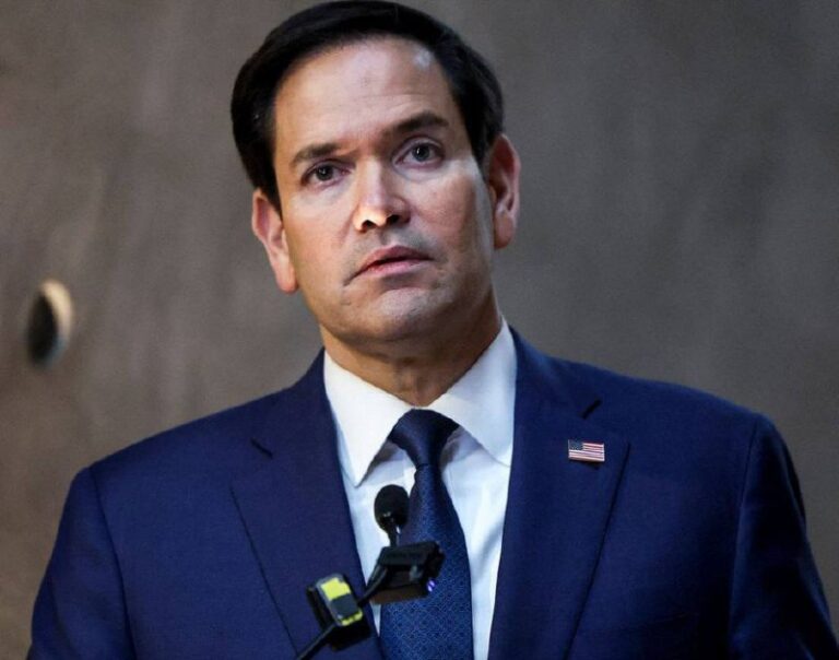 درباره این مقاله بیشتر بخوانید وزیر امور خارجه آمریکا: حماس باید کروگان‌ها را آزاد کند‌ و‌ یا نابود شود