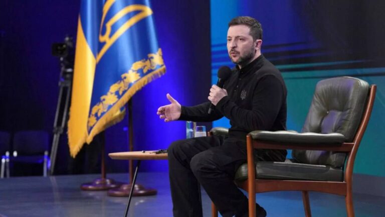 درباره این مقاله بیشتر بخوانید زلنسکی: در صورت پیوستن اوکراین به ناتو آماده‌ام تا از سمت خود کناره‌گیری کنم