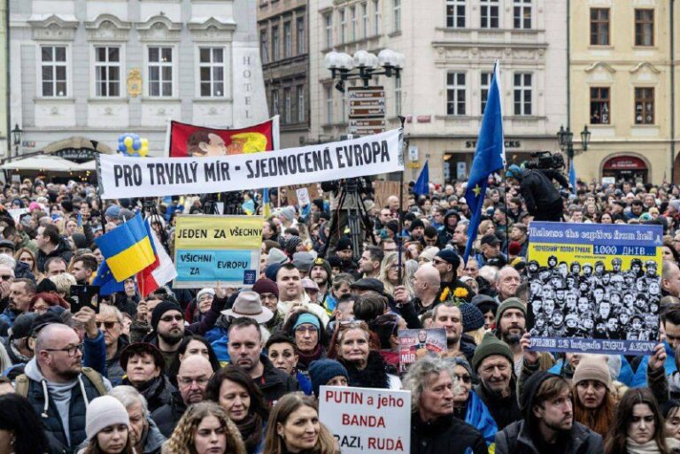 درباره این مقاله بیشتر بخوانید 🔴حمایت مردم چک از اوکراین