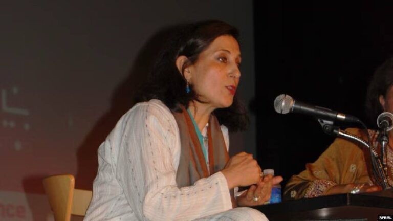 درباره این مقاله بیشتر بخوانید فاطمه معتمدآریا: پس از ۲۲ بار دادگاهی توانستم پاسپورتم را بگیرم و بیش از یک سال است که از ایران خارج شده‌ام