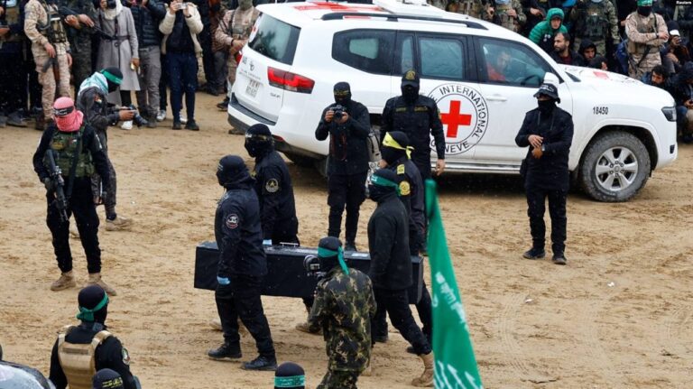 درباره این مقاله بیشتر بخوانید حماس: تحویل اجساد چهار گروگان اسرائیلی در چارچوب آتش‌بس بدون برگزاری مراسم عمومی