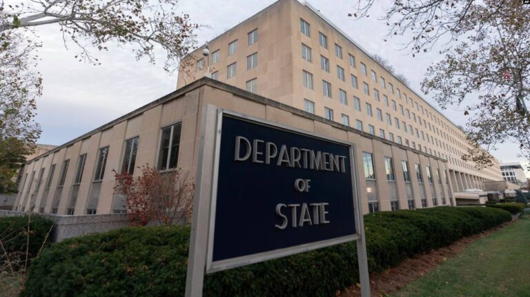 درباره این مقاله بیشتر بخوانید هشدار آمریکا به جمهوری اسلامی: فشار حداکثری نشان‌دهنده عزم واشنگتن برای دفاع از منافع جهانی است