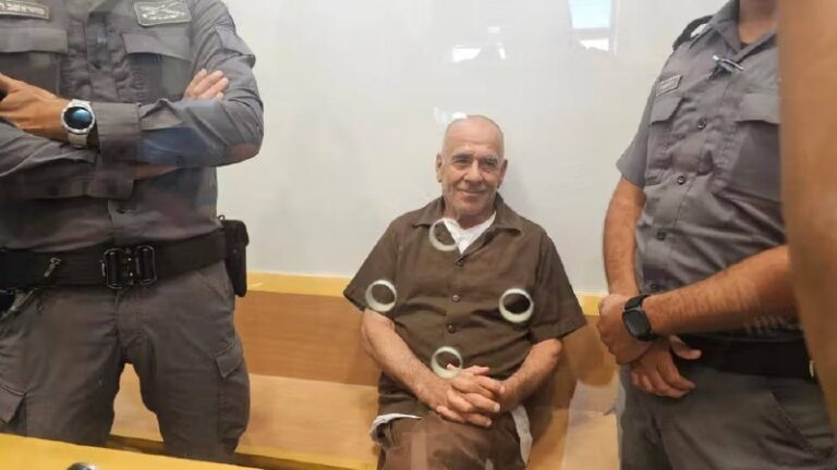 درباره این مقاله بیشتر بخوانید محکومیت یک شهروند اسرائیلی به ۱۲ سال زندان به اتهام جاسوسی برای جمهوری اسلامی