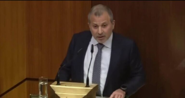 درباره این مقاله بیشتر بخوانید جواب دندان شکن نخست وزیر لبنان به باسیل نماینده نزدیک به حزب الله : به رای شما نیاز ندارم