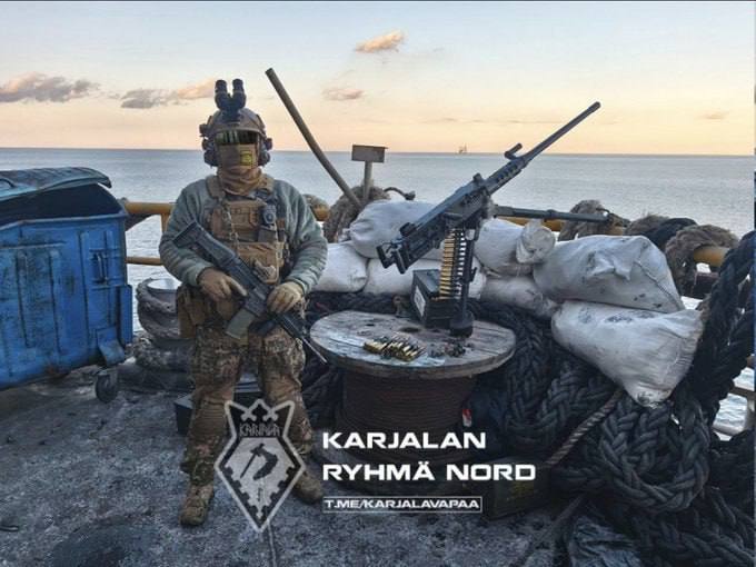 درباره این مقاله بیشتر بخوانید 🔴نیروهای ویژه اوکراینی موفق به تصرف سکوی گازی Krym-2 در دریای سیاه شده اند.