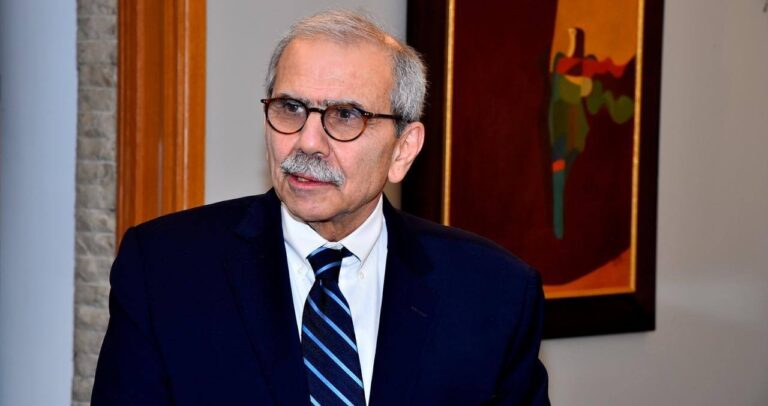 درباره این مقاله بیشتر بخوانید هشدار نخست‌وزیر لبنان: موشک‌ها ما را به آستانه جنگ جدید کشانده‌اند