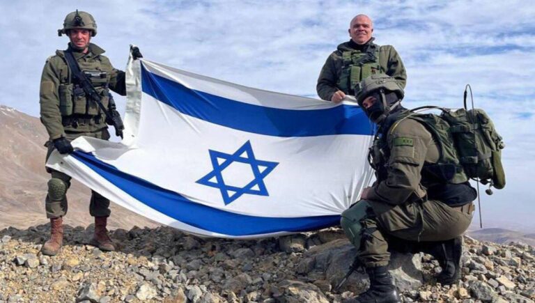 درباره این مقاله بیشتر بخوانید حملات ارتش اسرائیل به مواضع گروه تروریستی حزب‌الله در لبنان