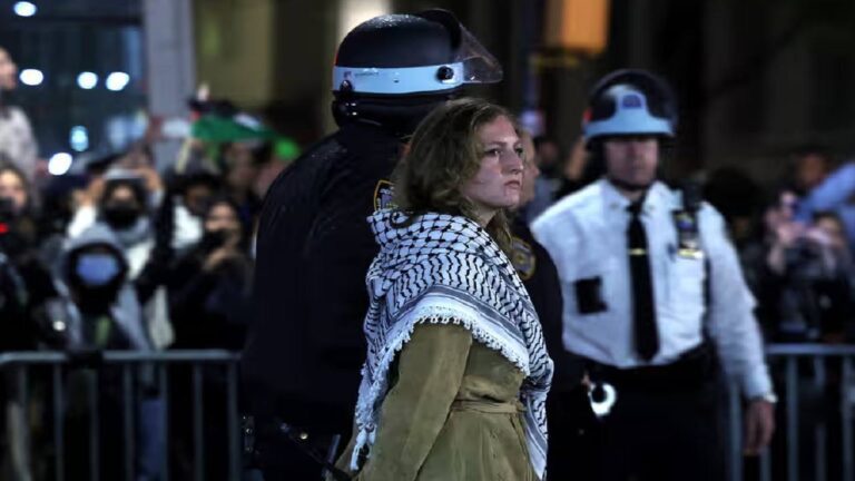 درباره این مقاله بیشتر بخوانید جمهوری اسلامی؛ از فرار مغزها تا پناه دادن به دانشجویان اخراجی آمریکا!