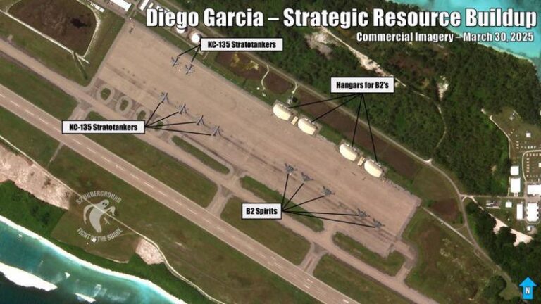 درباره این مقاله بیشتر بخوانید تصاویر ماهواره‌ای واضح نشان می‌دهد از ۲۰ فروند هواپیمای B2 آمریکا، ۵ فروند آن در پایگاه دیگوگارسیا مستقر شده‌اند.