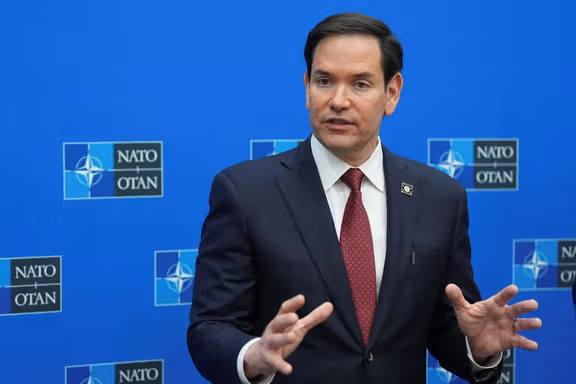 درباره این مقاله بیشتر بخوانید وزیر خارجه آمریکا: ایران در دوره ترامپ به سلاح هسته‌ای دست نخواهد یافت