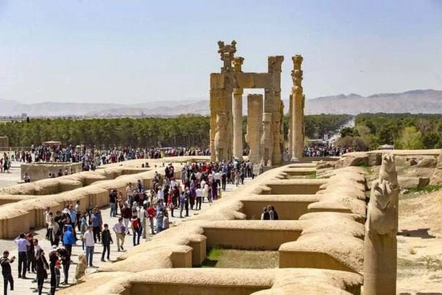 درباره این مقاله بیشتر بخوانید تخت جمشید رکورددار ماند