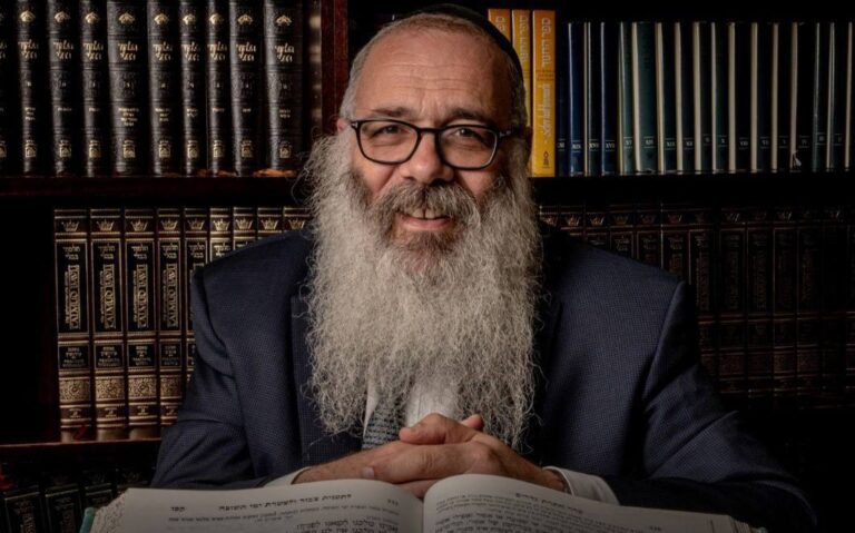 درباره این مقاله بیشتر بخوانید واشنگتن‌پست: ایران برای ترور خاخام یهودی در آذربایجان ۲۰۰ هزار دلار اختصاص داده بود