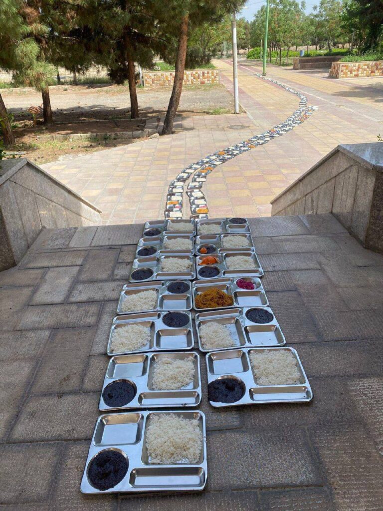 درباره این مقاله بیشتر بخوانید اعتراض دانشجویان علوم پزشکی کاشان به پیدا شدن مارمولک در غذا