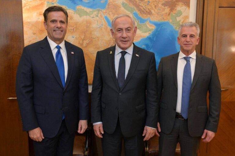 درباره این مقاله بیشتر بخوانید 🟣بنیامین نتانیاهو عصر امروز در دفتر نخست وزیری با جان رتکلیف، رئیس CIA و دیوید بارنیا، رئیس موساد دیدار کرد.