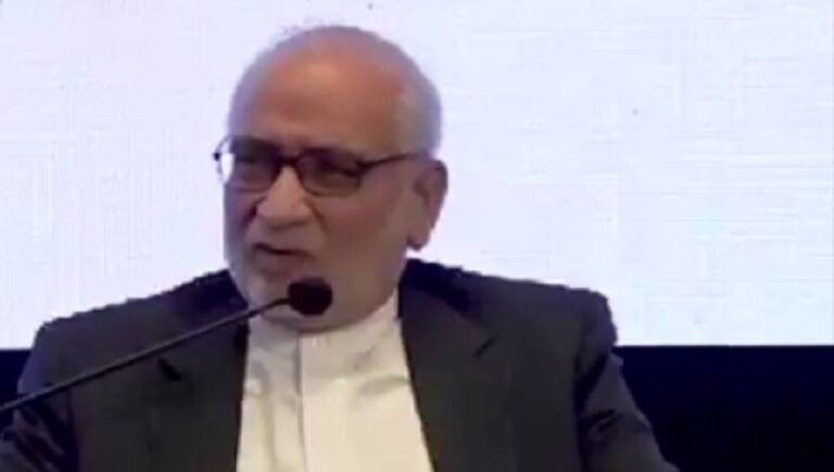 درباره این مقاله بیشتر بخوانید حسین مرعشی، دبیرکل حزب کارگزاران: هیاتی از مجمع تشخیص به چین رفت، چینی‌ها گفتند اگر می‌خواهید ما با شما کار کنیم، بروید مشکلتان را با آمریکا حل کنید، ما خودمان در سایه تعامل با آمریکا پیشرفت کردیم.