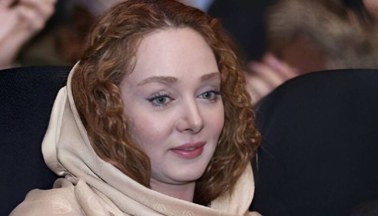 درباره این مقاله بیشتر بخوانید شهره قمر، بازیگر سینما به ۴ سال و ۸ ماه حبس محکوم شد!